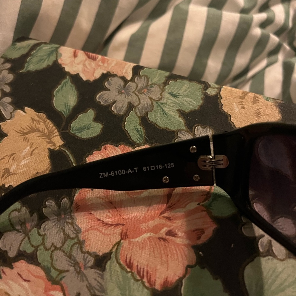 CHANEL sunglasses - Picture 5 of 6